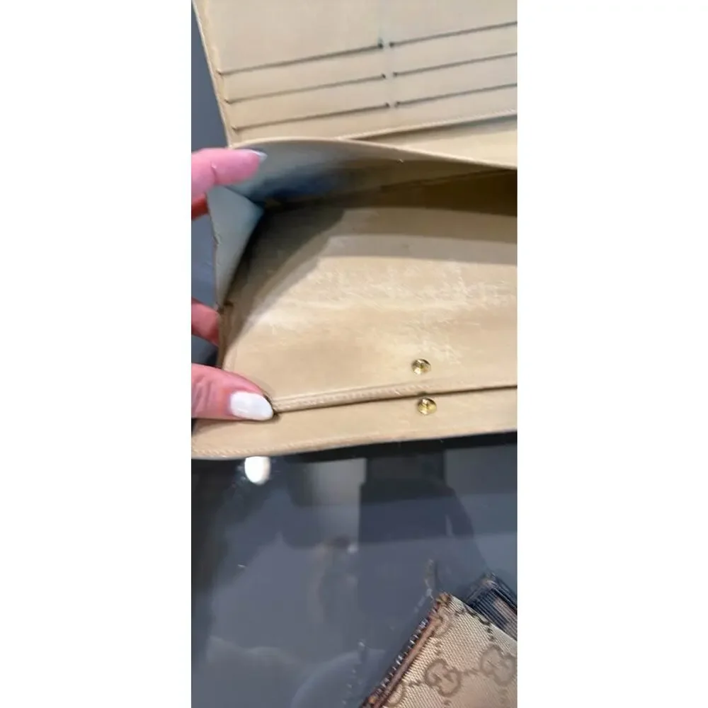 Louis Vuitton lv monogram